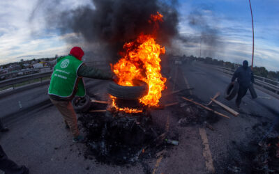 Viedma-19-07-21. Protesta de ATE en el Puente «Basilio Villarino».